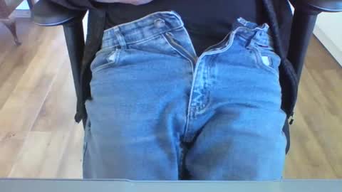 mik online show from March 5, 1:50 pm