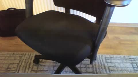 mik online show from January 2, 9:33 am