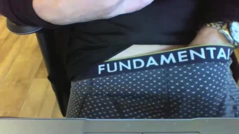 mik online show from December 23, 11:25 am