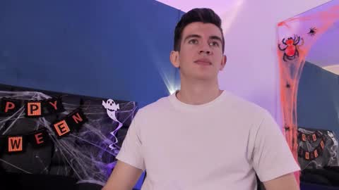 mikael online show from November 2, 5:40 am