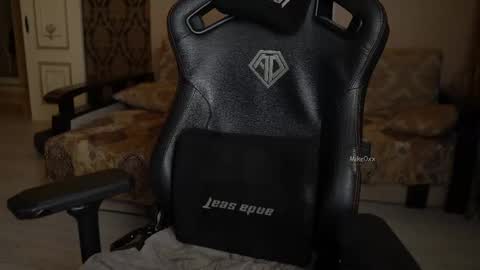 mike0xx online show from November 18, 1:58 pm