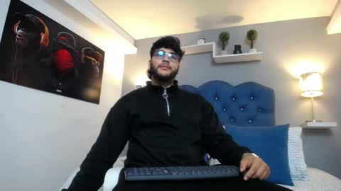  MIKE FOXXX online show from November 30, 3:24 am