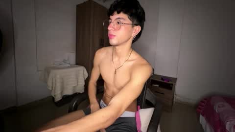 Mike Pineapple online show from October 25, 3:40 am