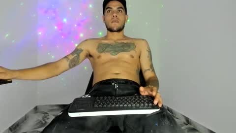 mikee_scooth online show from May 12, 8:29 pm