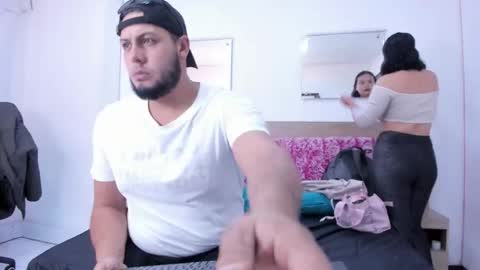 mike y gaby online show from January 13, 1:08 pm