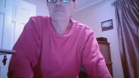 Snapshot of mikewulds chatting on October 9, 11:10 pm Mike online show from October 9, 11:10 pm
