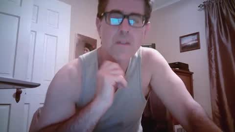 Snapshot of mikewulds chatting on October 15, 11:27 pm Mike online show from October 15, 11:27 pm