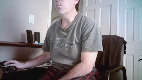 Snapshot of mikewulds chatting on October 18, 1:37 pm Mike online show from October 18, 1:37 pm