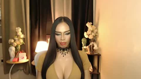 Snapshot of mikeyalawi03 chatting on February 20, 2:57 pm Mistress MikeyAlawi online show from February 20, 2:57 pm