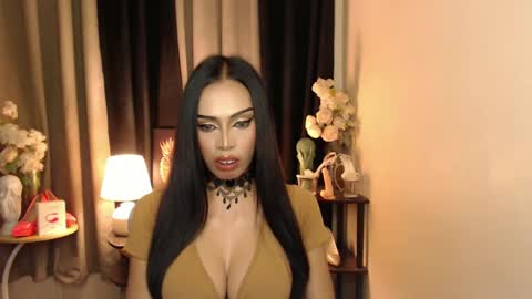 Snapshot of mikeyalawi03 chatting on February 10, 6:24 pm Mistress MikeyAlawi online show from February 10, 6:24 pm