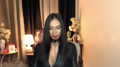 Snapshot of mikeyalawi03 chatting on February 10, 9:25 pm Mistress MikeyAlawi online show from February 10, 9:25 pm