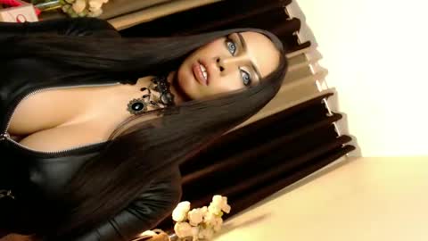 Snapshot of mikeyalawi03 chatting on February 28, 5:37 am Mistress MikeyAlawi online show from February 28, 5:37 am