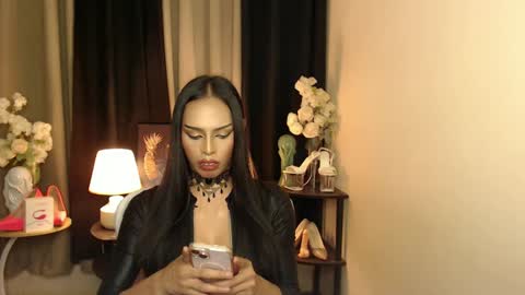Snapshot of mikeyalawi03 chatting on January 14, 11:31 am Mistress MikeyAlawi online show from January 14, 11:31 am