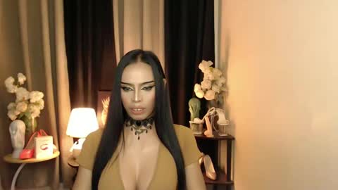Snapshot of mikeyalawi03 chatting on February 13, 10:23 am Mistress MikeyAlawi online show from February 13, 10:23 am