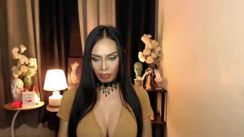 Snapshot of mikeyalawi03 chatting on February 2, 2:24 pm Mistress MikeyAlawi online show from February 2, 2:24 pm