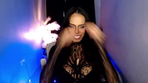 Mistress MikeyAlawi online show from March 12, 6:55 pm