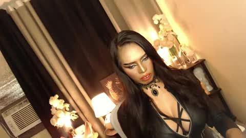 Snapshot of mikeyalawi03 chatting on March 8, 7:05 am Mistress MikeyAlawi online show from March 8, 7:05 am
