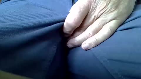 Snapshot of mikeybed chatting on September 15, 11:33 am mikeybed online show from September 15, 11:33 am