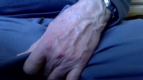 Snapshot of mikeybed chatting on March 4, 2:53 pm mikeybed online show from March 4, 2:53 pm