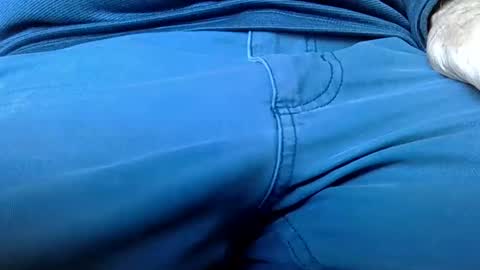 Snapshot of mikeybed chatting on October 27, 9:42 am mikeybed online show from October 27, 9:42 am