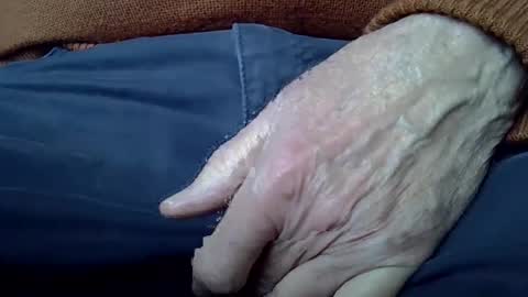 Snapshot of mikeybed chatting on February 4, 12:44 pm mikeybed online show from February 4, 12:44 pm