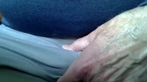 Snapshot of mikeybed chatting on March 12, 9:23 am mikeybed online show from March 12, 9:23 am