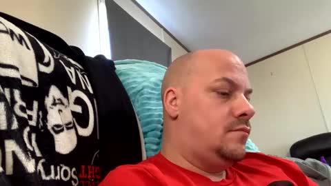 Snapshot of mikeylikesit2222 chatting on January 1, 6:27 pm mikeylikesit2222 online show from January 1, 6:27 pm