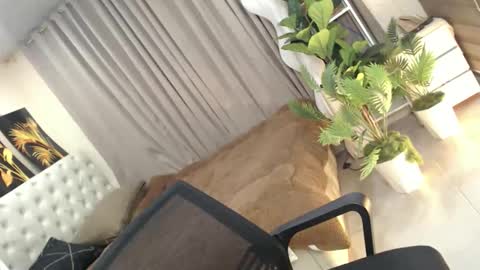 Theresa Luna online show from April 11, 2:49 am