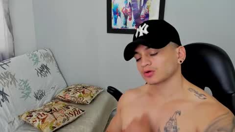 Snapshot of mikke_love chatting on February 20, 2:24 pm MIKKE online show from February 20, 2:24 pm