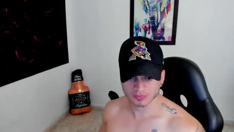 Snapshot of mikke_love chatting on October 6, 2:13 pm MIKKE online show from October 6, 2:13 pm