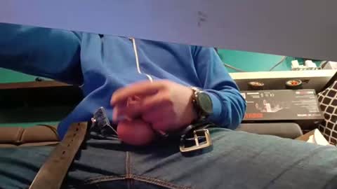 Snapshot of mikkkiz chatting on February 25, 2:14 am Bescior online show from February 25, 2:14 am