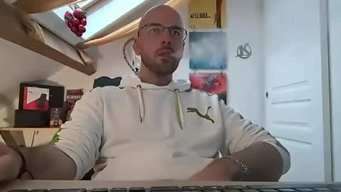 mikmik91 online show from January 8, 2:35 pm