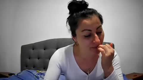 Mikyloveu online show from March 3, 6:13 pm