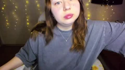 Mila shy sensual person  online show from April 13, 8:51 am