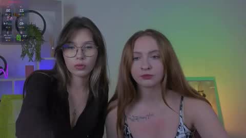 Snapshot of mila_glow chatting on September 20, 1:30 am mila_glow online show from September 20, 1:30 am