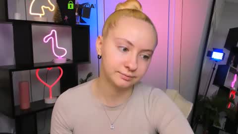 mila_glow online show from December 21, 6:53 am