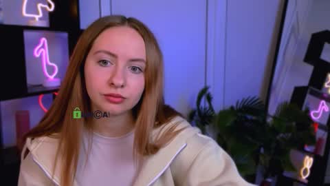 Snapshot of mila_glow chatting on September 28, 8:45 am mila_glow online show from September 28, 8:45 am
