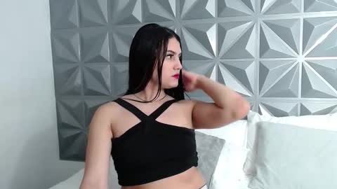 Snapshot of mila_heart chatting on October 1, 8:41 pm mila_heart online show from October 1, 8:41 pm