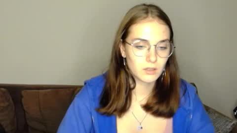 Snapshot of mila_keyy chatting on September 15, 9:05 pm mila_keyy online show from September 15, 9:05 pm