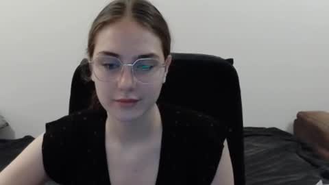 mila_keyy online show from January 13, 9:22 pm