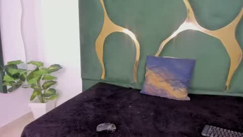 mila_petiteasm online show from June 15, 12:52 pm