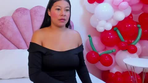 mila online show from April 18, 11:12 am