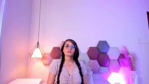 milaakay online show from November 28, 7:43 pm