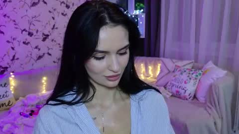 Mila online show from August 7, 8:29 pm