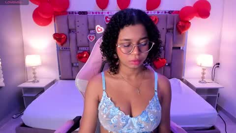 Snapshot of milahall__ chatting on February 14, 3:43 am Milenna online show from February 14, 3:43 am