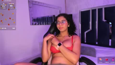 Snapshot of milahall__ chatting on September 25, 5:03 am Milenna online show from September 25, 5:03 am
