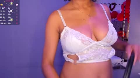Snapshot of milahall__ chatting on March 3, 3:52 am Milenna online show from March 3, 3:52 am