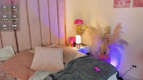 Snapshot of milan_ebony chatting on October 20, 11:59 am Milan online show from October 20, 11:59 am