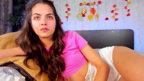 Snapshot of milana_crystal_ chatting on October 21, 12:43 pm Milana online show from October 21, 12:43 pm