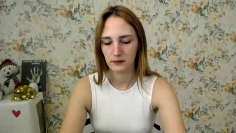 Snapshot of milana_cutie_ chatting on October 20, 6:07 am Milana online show from October 20, 6:07 am